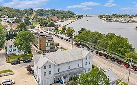 Harbor House Inn Grand Haven Michigan